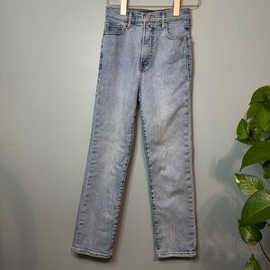 Express Straight Super High Rise Blue Jeans with Stretch. Women’s 00 R (22x25)